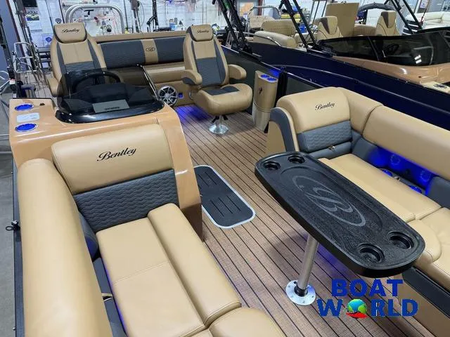 Slide: The Image of Bentley Pontoons Elite 223 Swingback Tritoon & Honda 4-Stroke EFI 2025 - 43