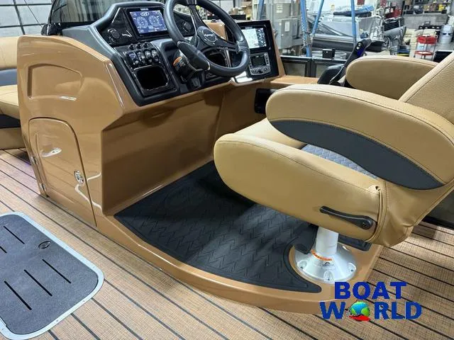 Slide: The Image of Bentley Pontoons Elite 223 Swingback Tritoon & Honda 4-Stroke EFI 2025 - 44