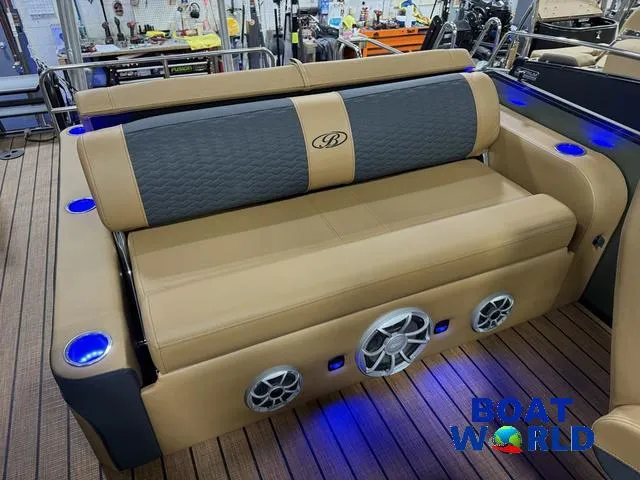 Slide: The Image of Bentley Pontoons Elite 223 Swingback Tritoon & Honda 4-Stroke EFI 2025 - 5