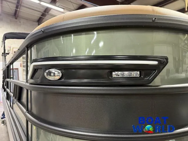 Slide: The Image of Bentley Pontoons Elite 223 Swingback Tritoon & Honda 4-Stroke EFI 2025 - 54