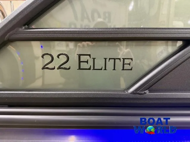 Slide: The Image of Bentley Pontoons Elite 223 Swingback Tritoon & Honda 4-Stroke EFI 2025 - 60