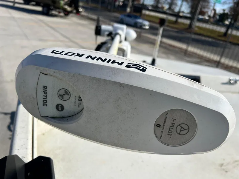 Slide: The Image of Minn Kota Riptide trolling motor on 2019 G3 Bay 20 boat. - 13