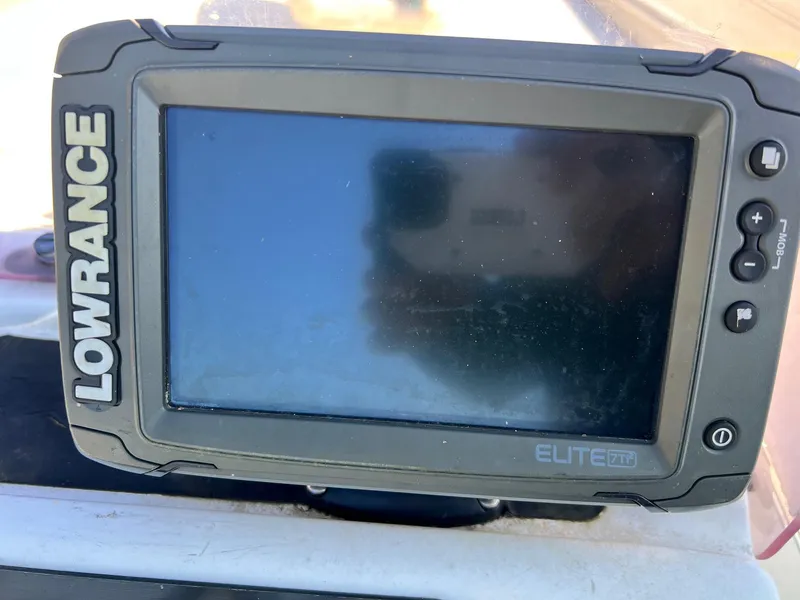 Slide: The Image of Lowrance Elite GPS device on a 2019 G3 Bay 20 boat dashboard. - 9