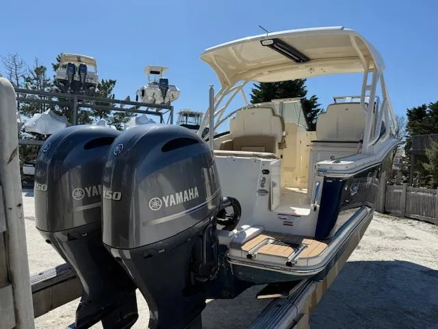 Slide: The Image of Scout 255 Dorado 2021 - 5