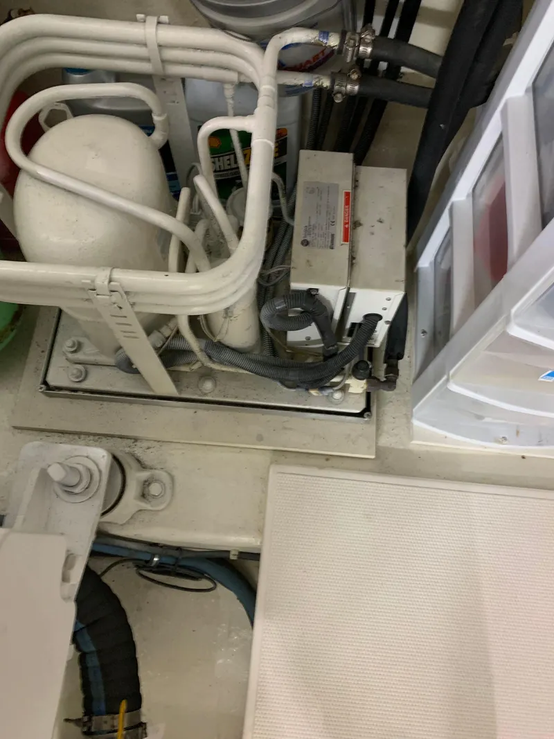 Slide: The Image of Ocean 57 Odyssey 2004 - 82