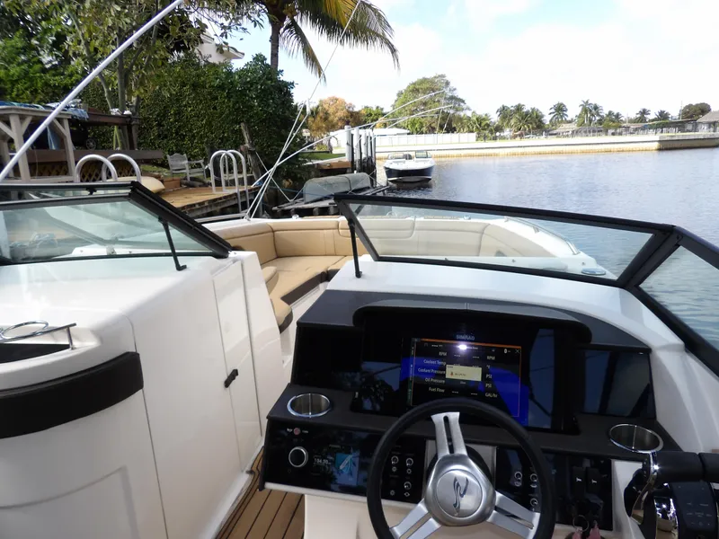 Slide: The Image of Sea Ray SDX 290 Outboard 2022 - 55