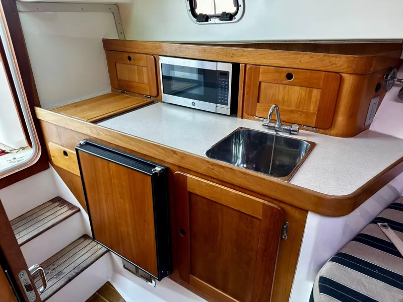 Slide: The Image of Hunt Yachts Surfhunter 29 2004 - 10