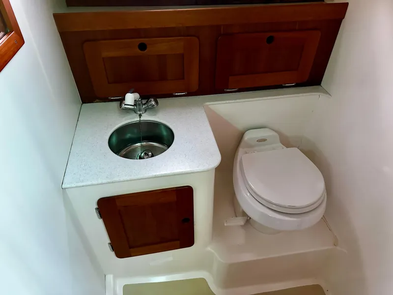 Slide: The Image of Hunt Yachts Surfhunter 29 2004 - 12