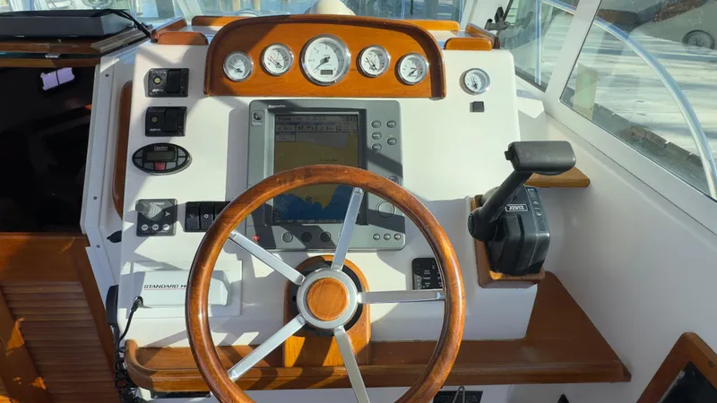 Slide: The Image of Hunt Yachts Surfhunter 29 2004 - 7