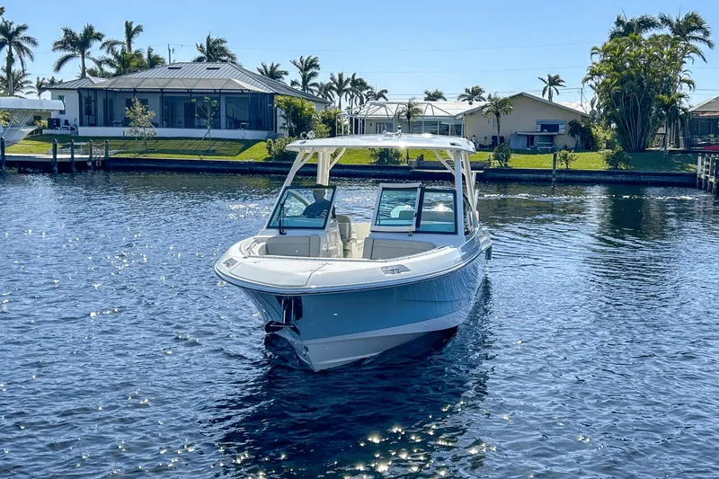 Slide: The Image of Boston Whaler 280 Vantage 2022 - 13
