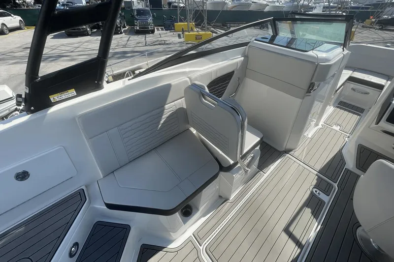 Slide: The Image of Sea Ray 23 SPX OB 2023 - 23
