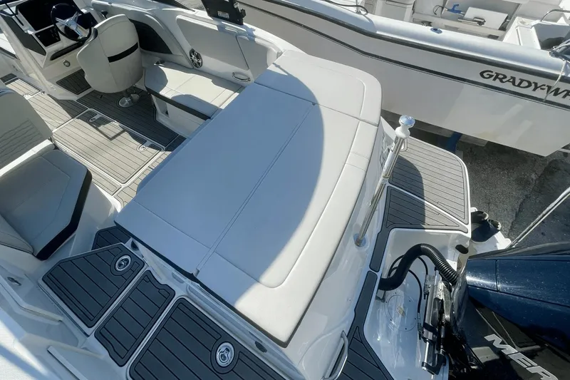 Slide: The Image of Sea Ray 23 SPX OB 2023 - 35