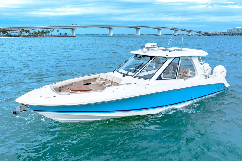 Slide: The Image of Boston Whaler 380 Realm 2023 - 1