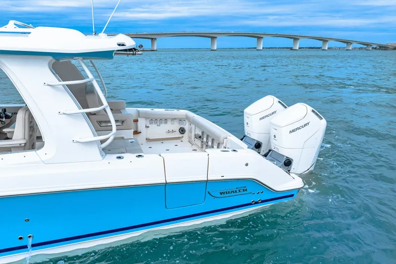 Slide: The Image of Boston Whaler 380 Realm 2023 - 16