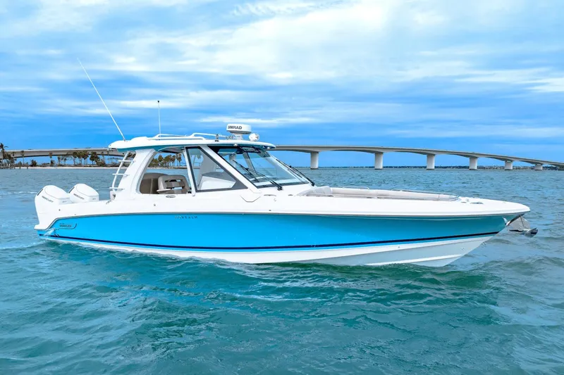 Slide: The Image of Boston Whaler 380 Realm 2023 - 17