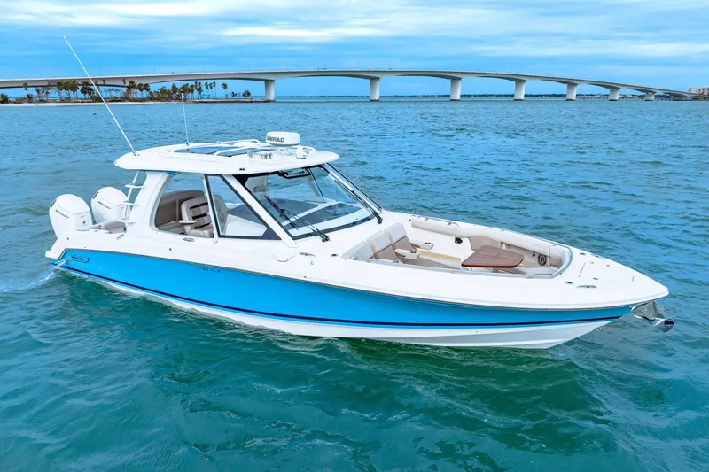Slide: The Image of Boston Whaler 380 Realm 2023 - 18