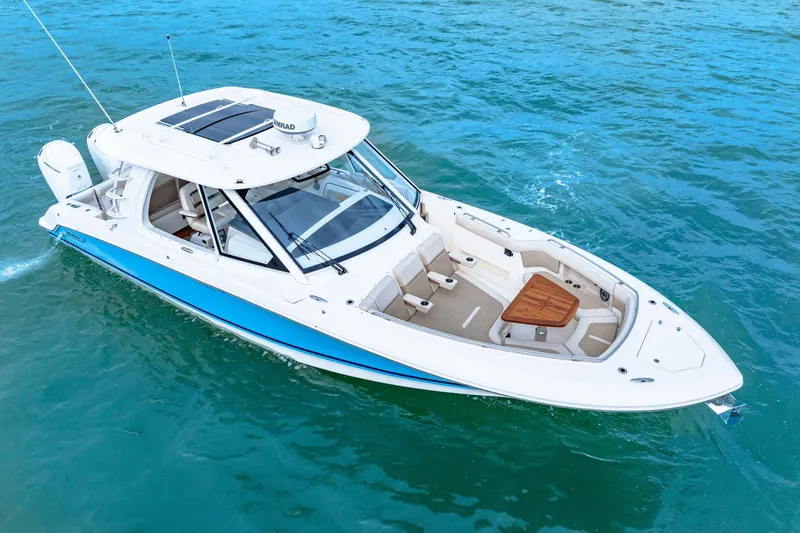 Slide: The Image of Boston Whaler 380 Realm 2023 - 19
