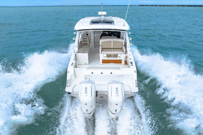 Slide: The Image of Boston Whaler 380 Realm 2023 - 25