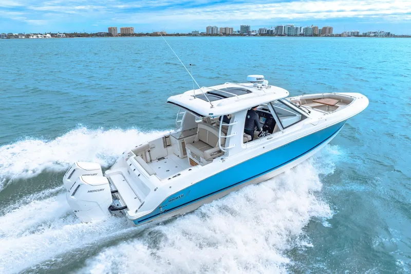 Slide: The Image of Boston Whaler 380 Realm 2023 - 28