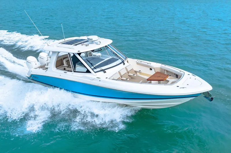Slide: The Image of Boston Whaler 380 Realm 2023 - 30