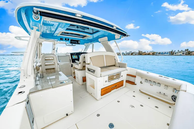 Slide: The Image of Boston Whaler 380 Realm 2023 - 36