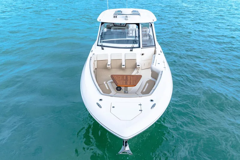 Slide: The Image of Boston Whaler 380 Realm 2023 - 4