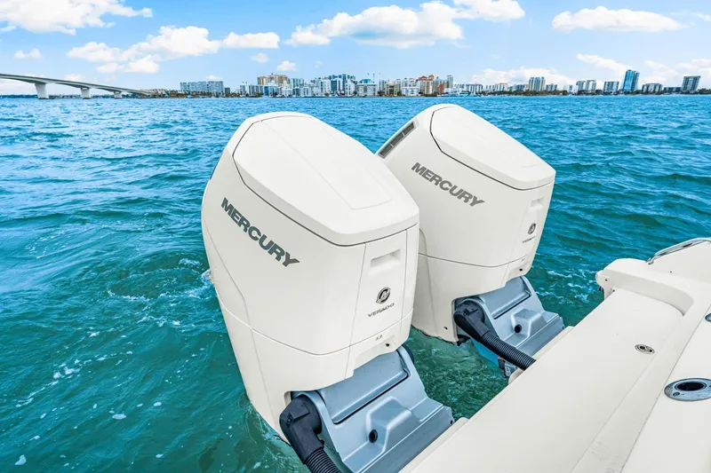 Slide: The Image of Boston Whaler 380 Realm 2023 - 41