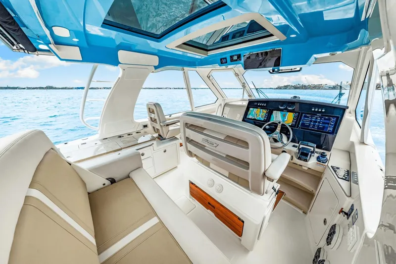 Slide: The Image of Boston Whaler 380 Realm 2023 - 47