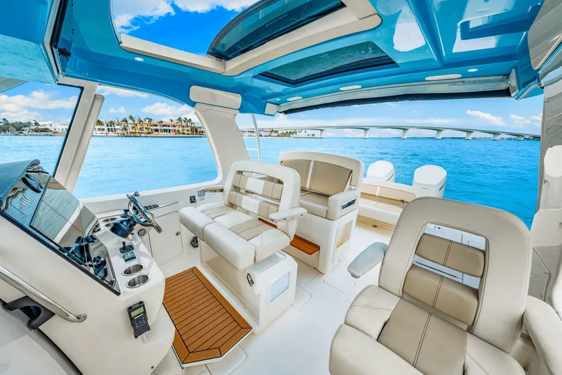 Slide: The Image of Boston Whaler 380 Realm 2023 - 48