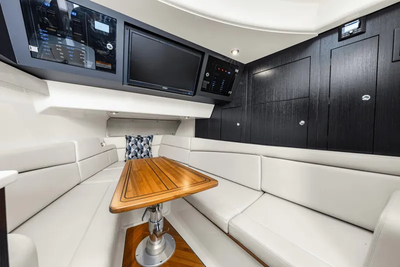 Slide: The Image of Boston Whaler 380 Realm 2023 - 60