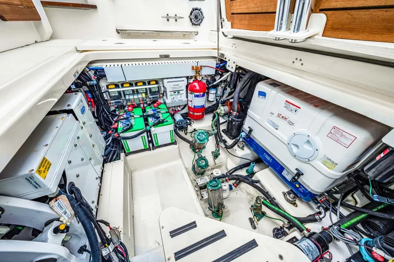 Slide: The Image of Boston Whaler 380 Realm 2023 - 67