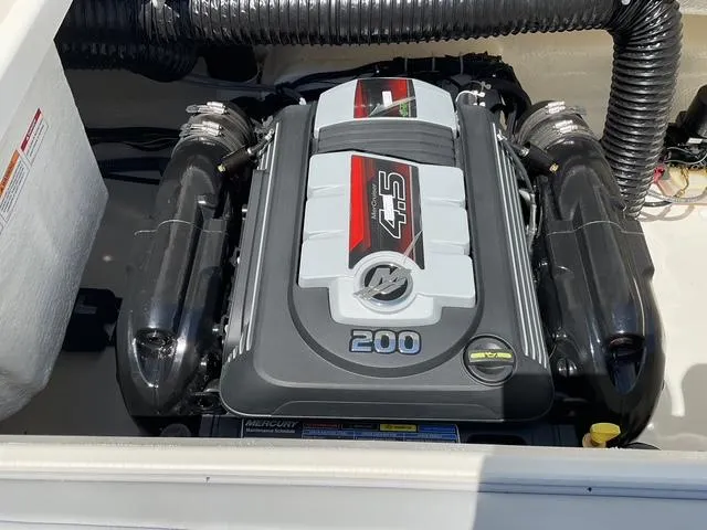Slide: The Image of 2025 Bayliner VR4 Bowrider I/O engine, featuring a powerful Mercury 4.5L 200 HP motor. - 11