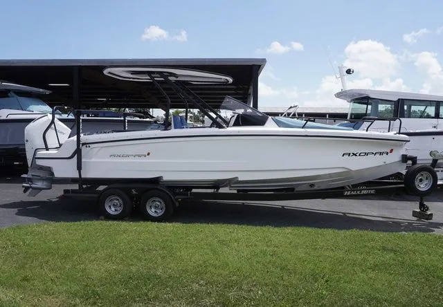 Slide: The Image of Axopar 25 Cross Top 2025 - 1