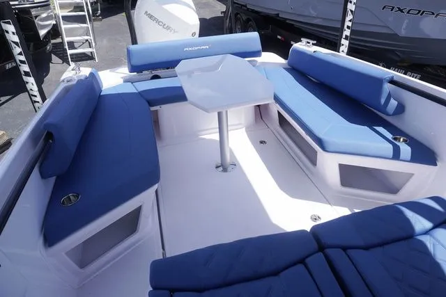 Slide: The Image of Axopar 25 Cross Top 2025 - 11