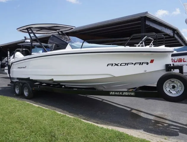 Slide: The Image of Axopar 25 Cross Top 2025 - 2