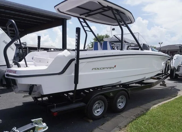 Slide: The Image of Axopar 25 Cross Top 2025 - 3