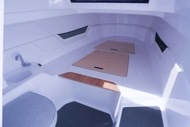 Slide: The Image of Axopar 25 Cross Top 2025 - 33