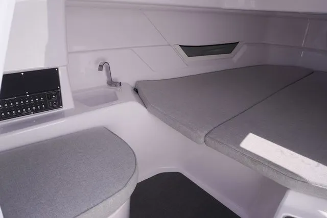 Slide: The Image of Axopar 25 Cross Top 2025 - 35