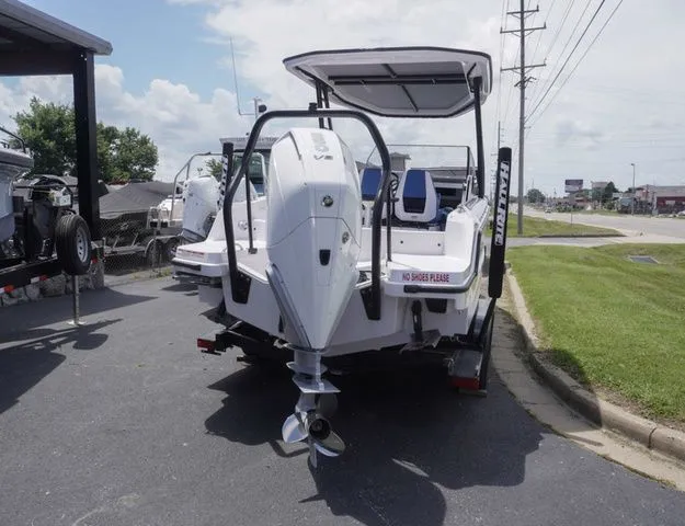 Slide: The Image of Axopar 25 Cross Top 2025 - 5