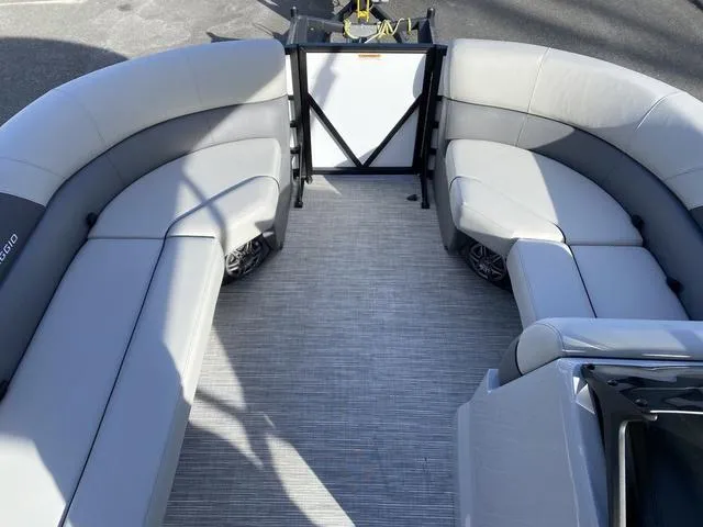 Slide: The Image of Viaggio V16U 2025 - 15