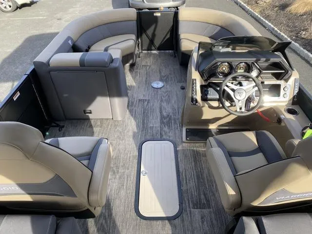 Slide: The Image of Viaggio x20u 2025 - 10