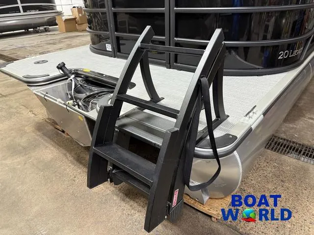Slide: The Image of 2025 Bentley Pontoons Legacy 200 Navigator with Honda 4-Stroke, featuring a sturdy boarding ladder. - 40