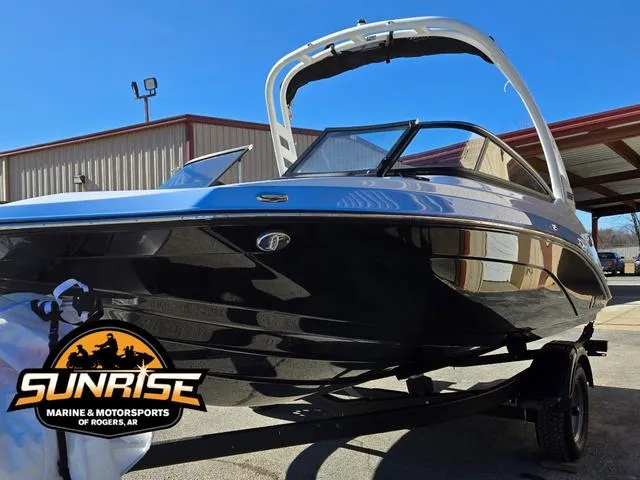 Slide: The Image of 2025 Yamaha Boats 195S displayed at Sunrise Marine & Motorsports, Rogers, AR. - 23