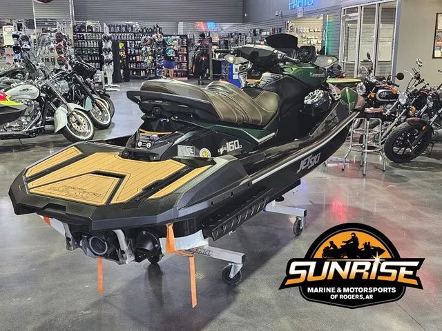 Slide: The Image of Kawasaki Jet Ski Ultra 160 2025 - 5