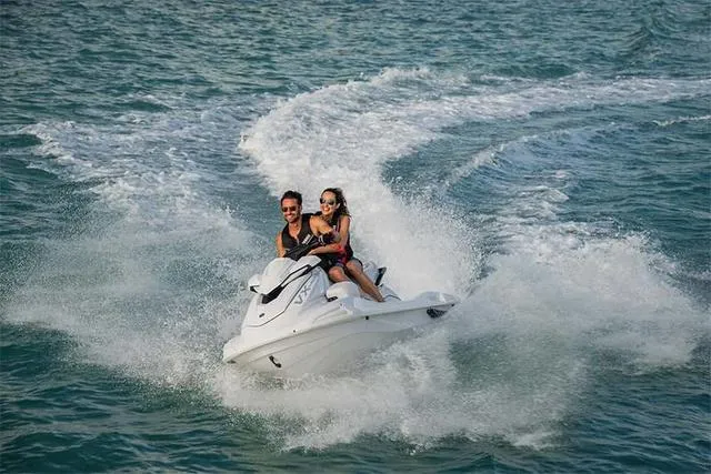 Slide: The Image of Man riding 2025 Yamaha WaveRunner VX Cruiser with AUDIO on ocean waves. - 7