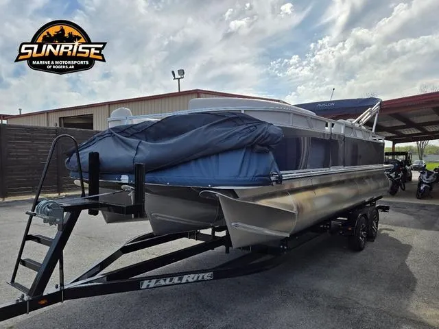 Slide: The Image of 2025 Avalon 21' Venture 85 Platinum Rear Fish boat on trailer at Sunrise Marine. - 26