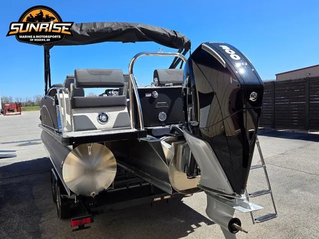 Slide: The Image of Avalon 25' CATALINA PLATINUM QUAD LOUNGER SHIFT 2025 - 26