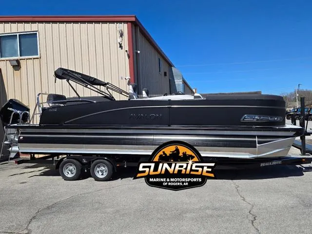 Slide: The Image of Avalon 25' CATALINA PLATINUM QUAD LOUNGER SHIFT 2025 - 3