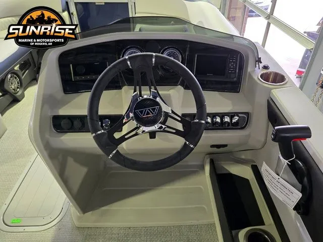 Slide: The Image of Avalon 23' LSZ CRUISE REAR BENCH 2025 - 11