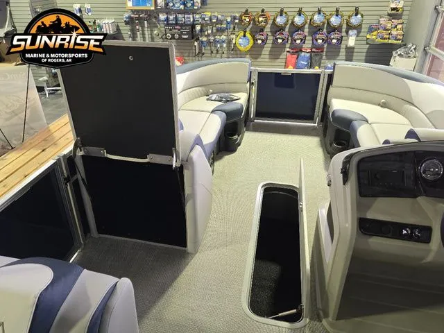 Slide: The Image of Avalon 23' LSZ CRUISE REAR BENCH 2025 - 16